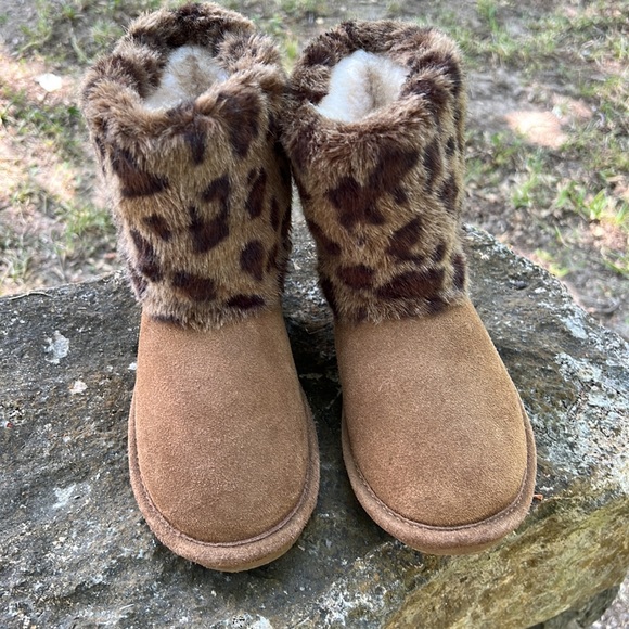 Kids Bearpaw Fleece lined Cheetah Leopard print Boots size 1 - Picture 4 of 8